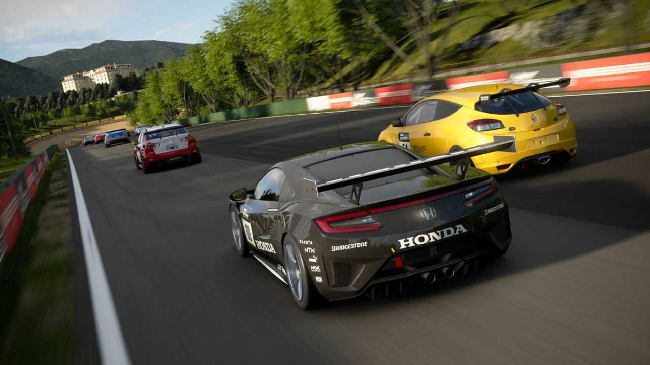 Gran turismo sport — гоночный тренажёр